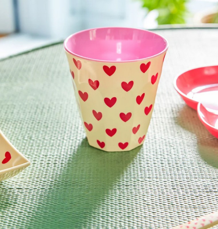 Bicchiere acqua in melamina decorato con cuori, adatto per adulti e bambini